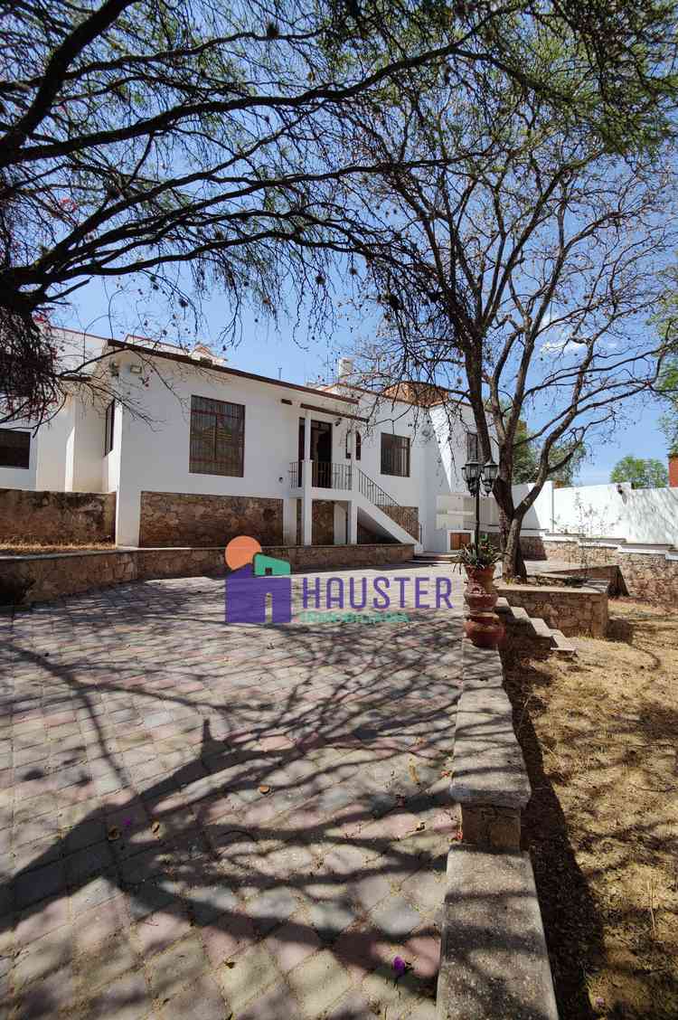 casa en venta_en renta flor de un dia marfil centro guanajuato guanajuato pWD2k0A